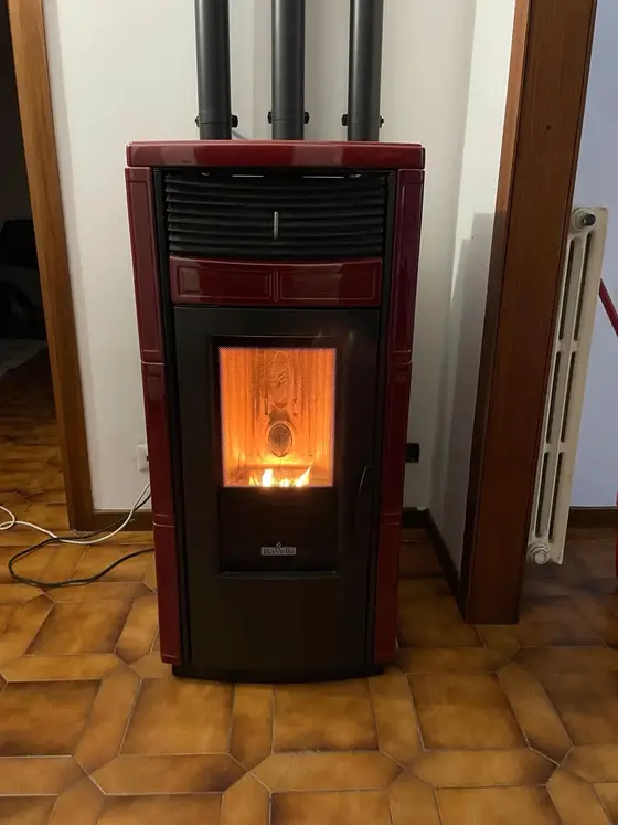 stufa pellet funzionante